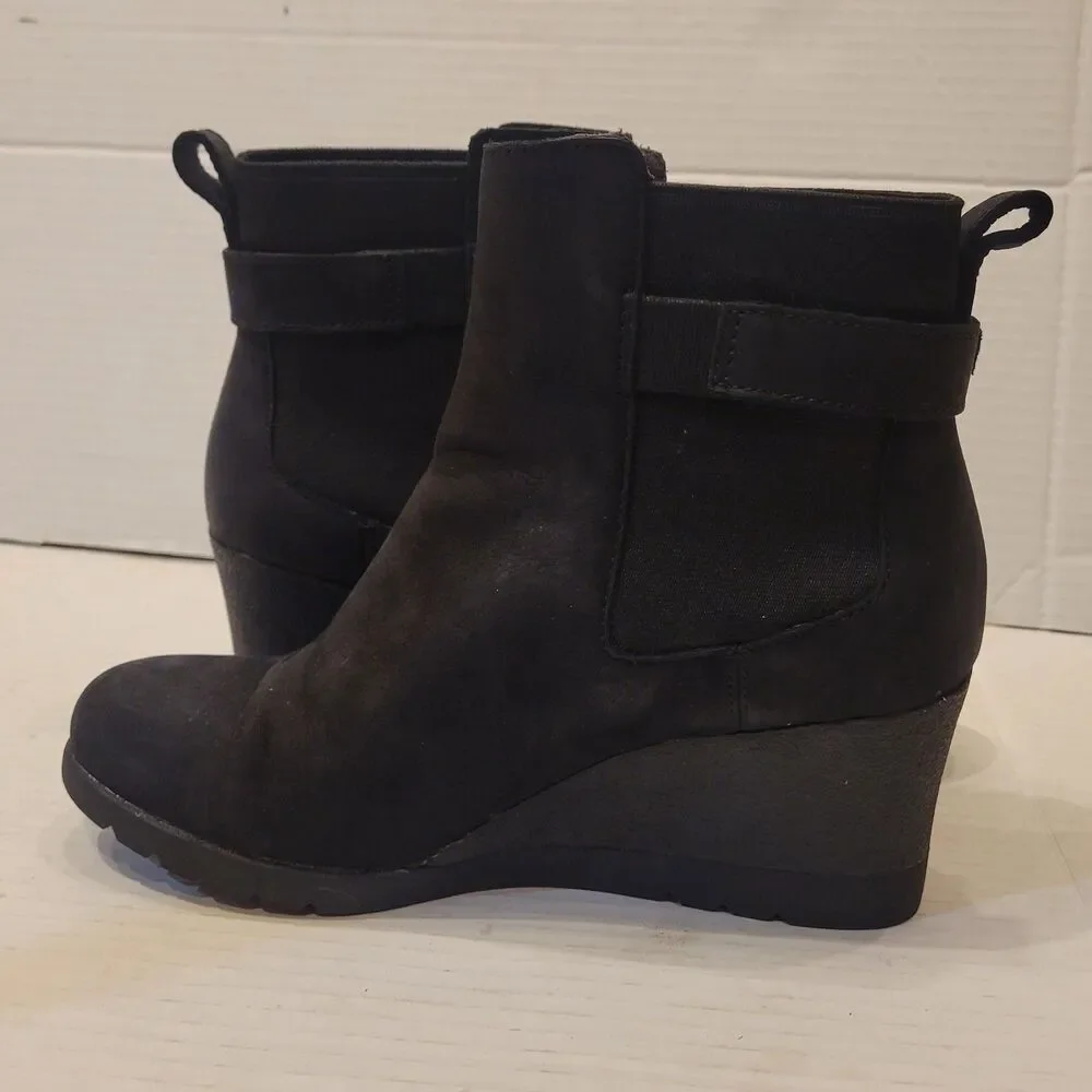 UGG Indra Black Leather Waterproof Wedge Ankle Boots Booties Womens 5 Buckle